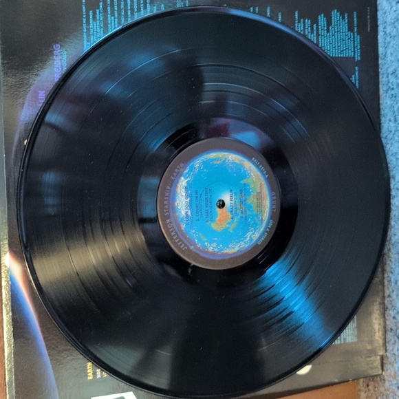 Vintage Jefferson Starship Earth Vinyl - Picture 9 of 11
